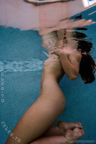 Julesari nude photo 288