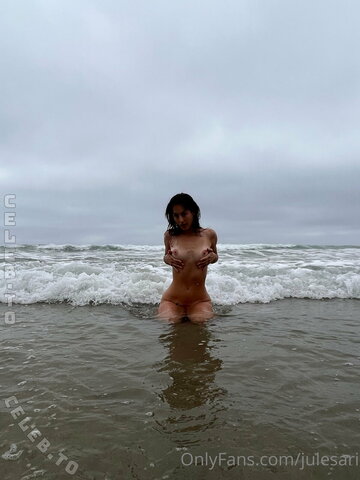 Julesari nude photo 12
