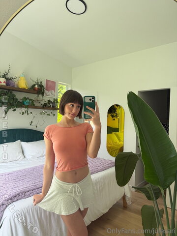 Julesari nude photo 5