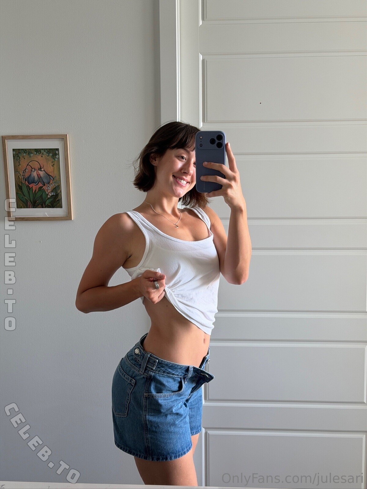 Julesari nude photo 8