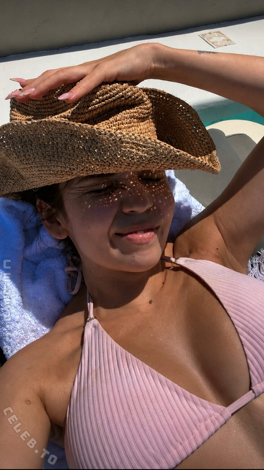 Julesboringlife nude photo 1