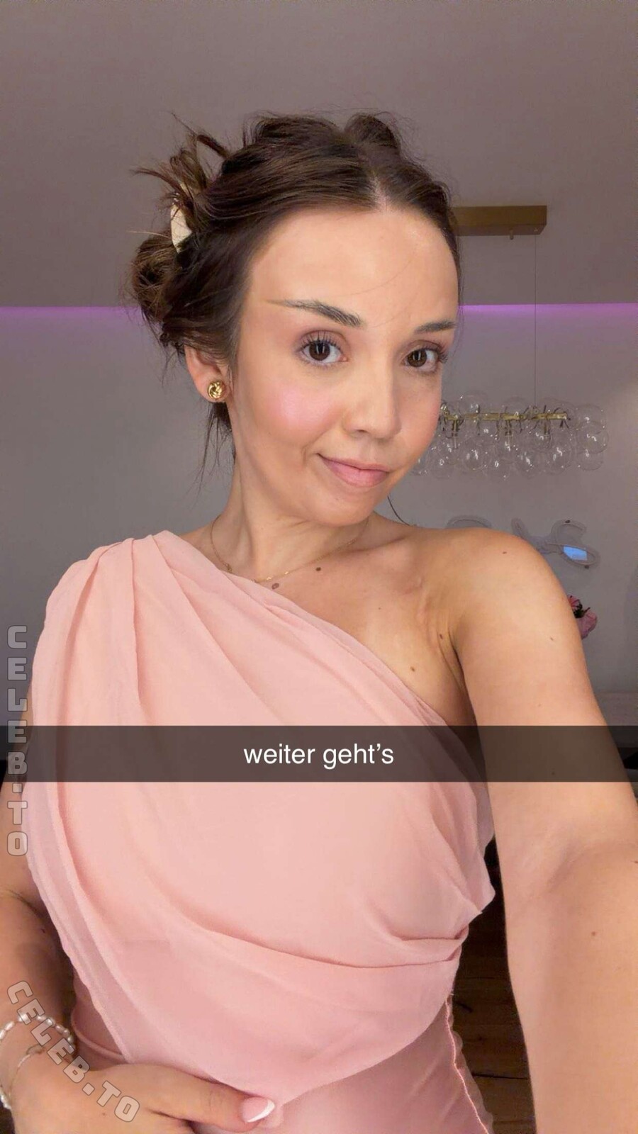 Julesboringlife nude photo 2