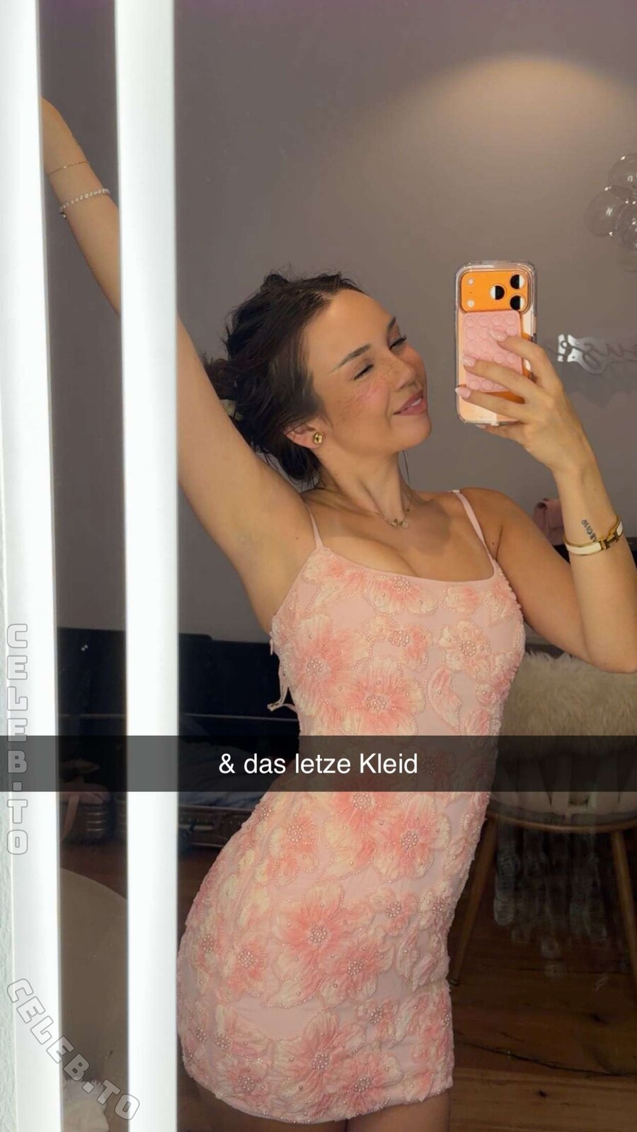Julesboringlife nude photo 3