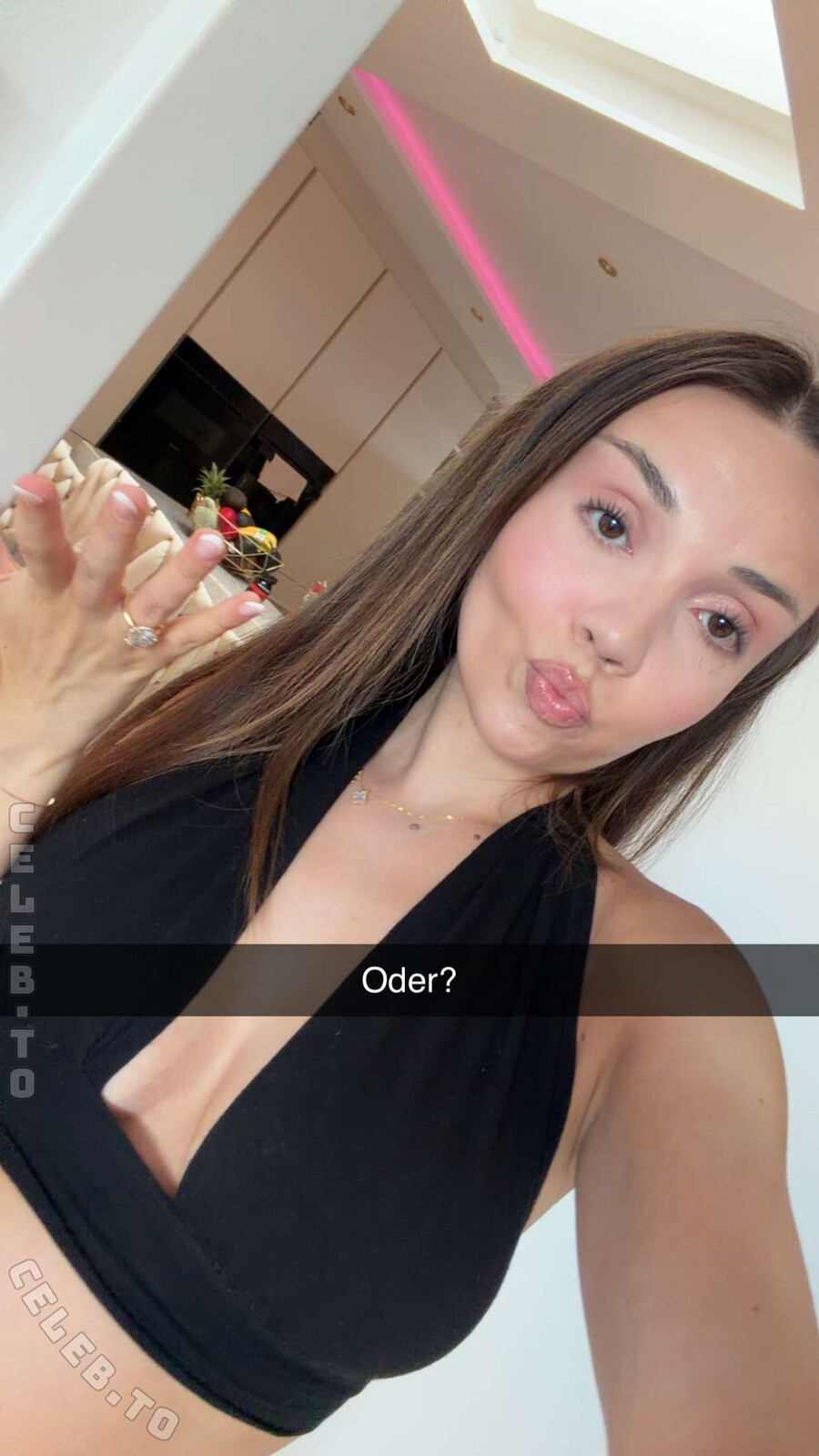 Julesboringlife nude photo 2