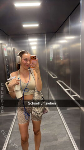 Julesboringlife nude photo 23
