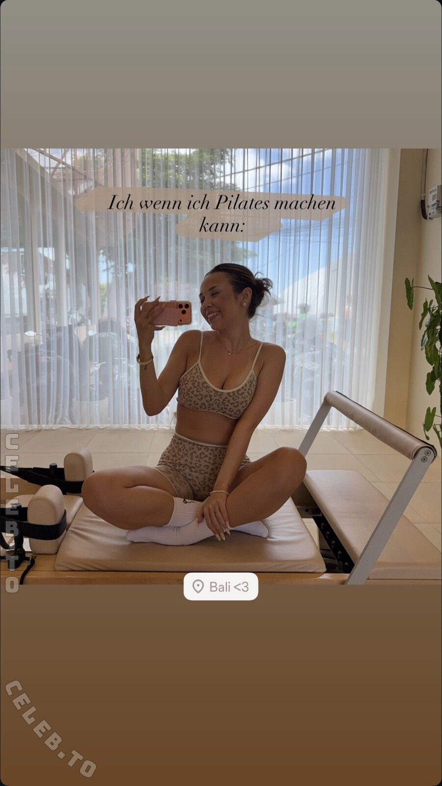 Julesboringlife nude photo 1