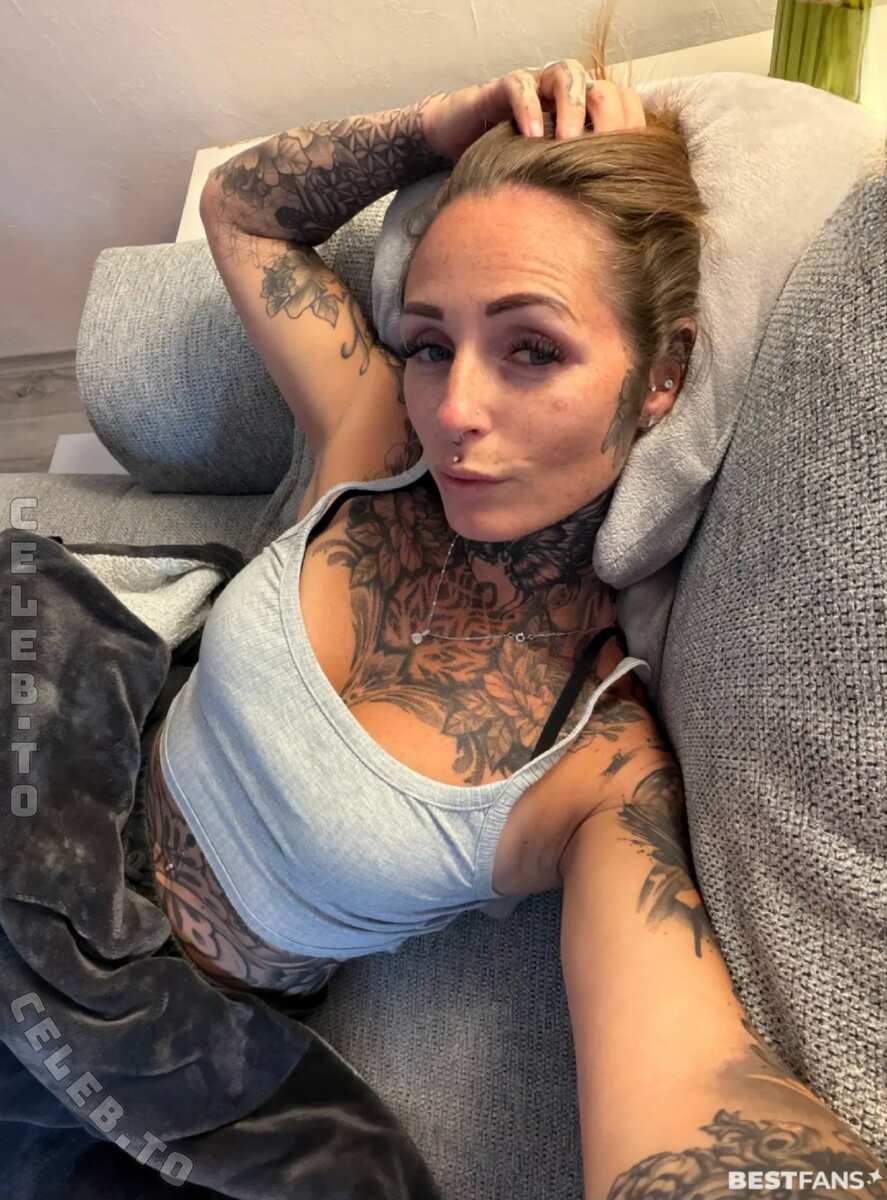 julez.iink nude photo 1