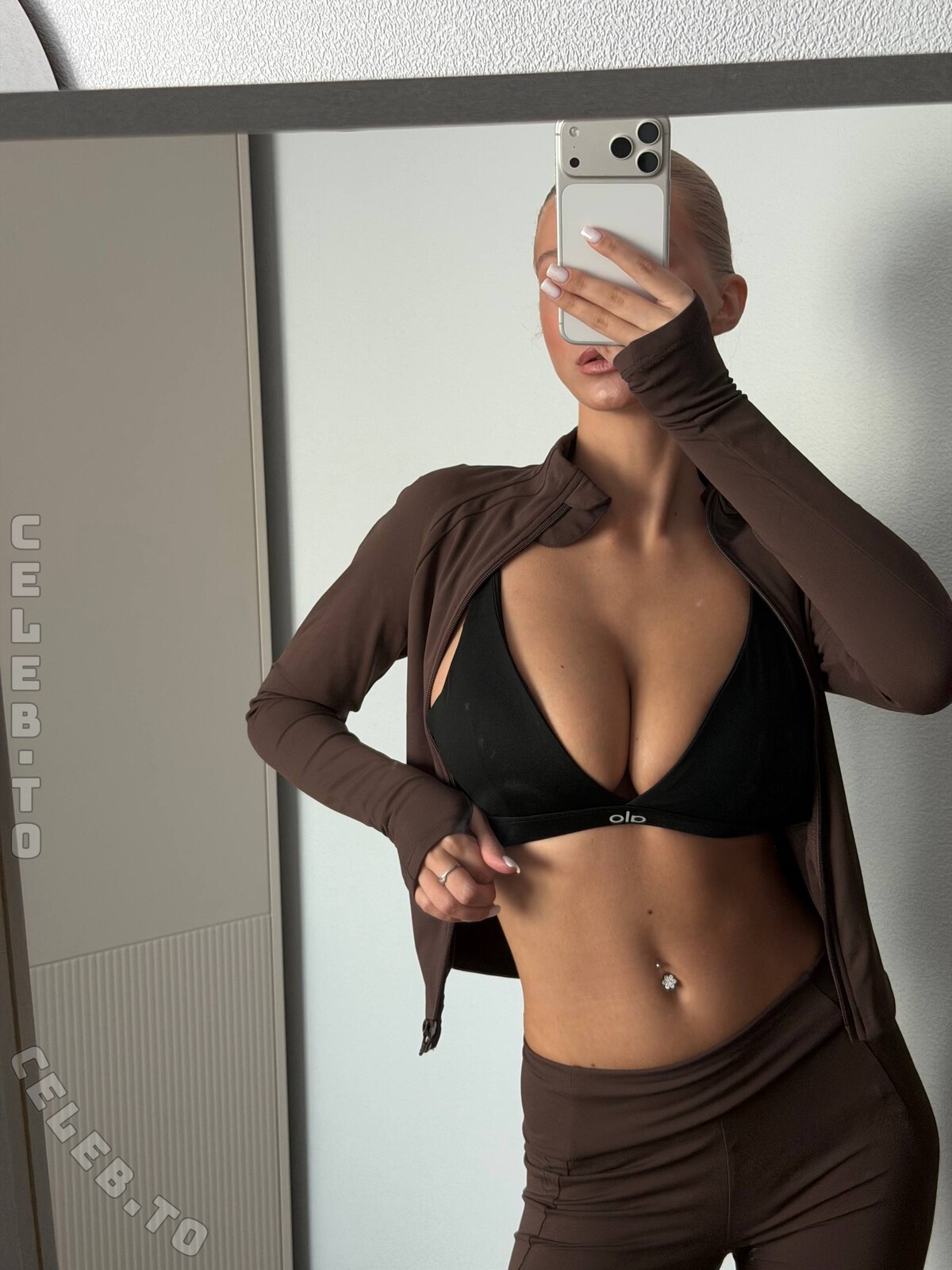 Juli Stellare nude photo 2