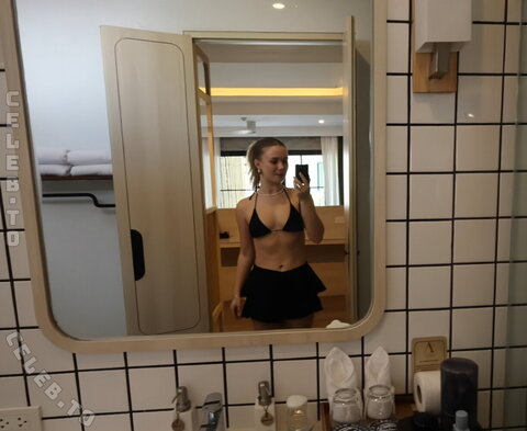 Julia Beautx nude photo 8