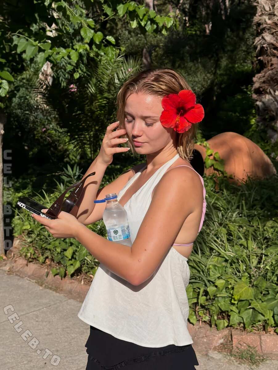 Julia Beautx nude photo 3