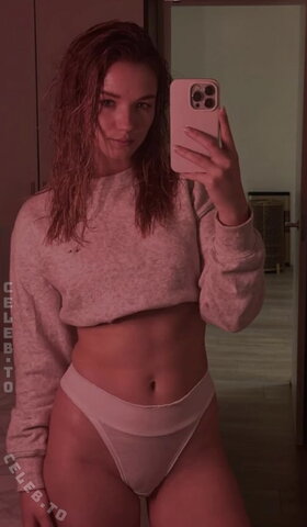 Julia Beautx Hot (1 photo)