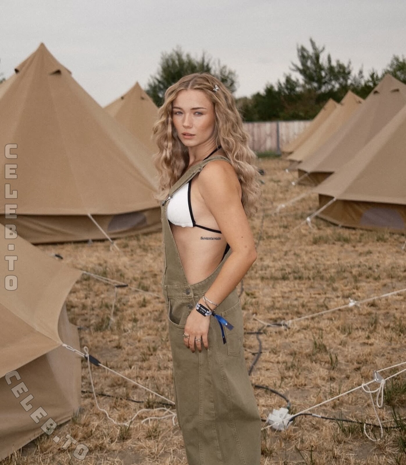 Julia Beautx nude photo 6