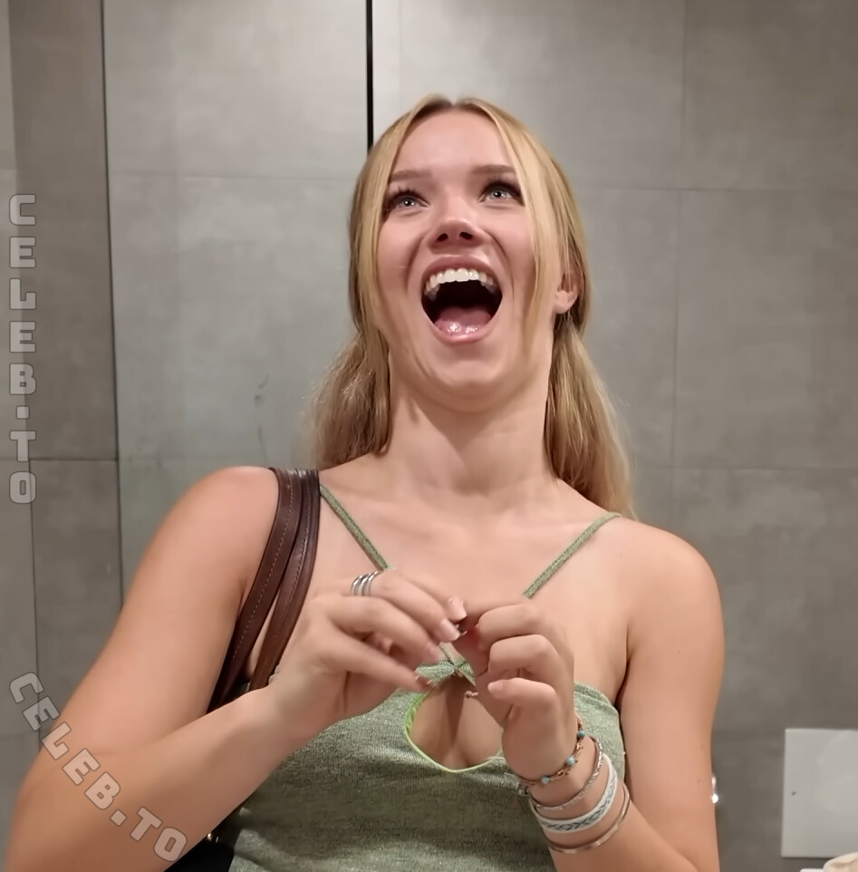 Julia Beautx nude photo 2
