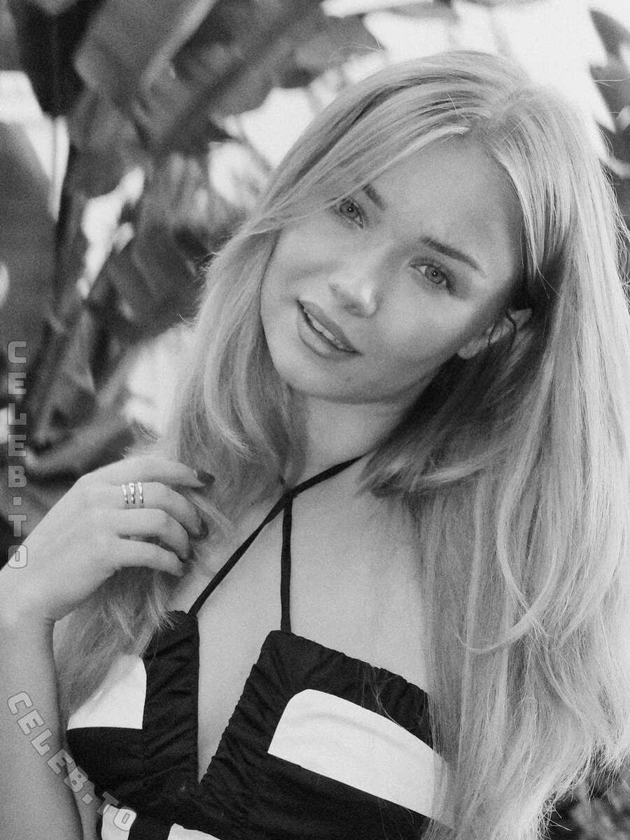 Julia Beautx nude photo 3