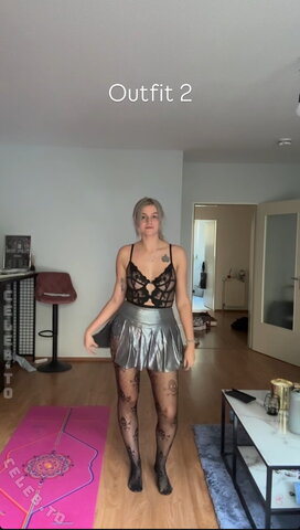 Julia Brandner nude photo 4