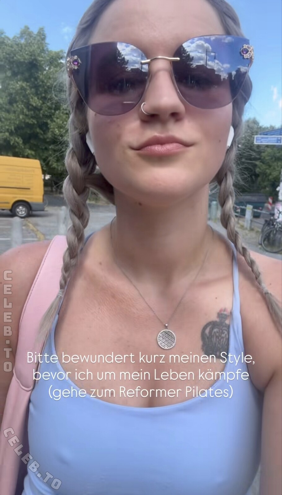 Julia Brandner nude photo 1