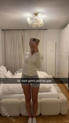 Julia Eumel nude photo 16
