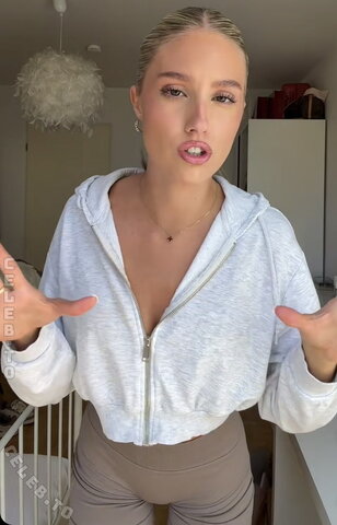 Julia Eumel nude photo 10