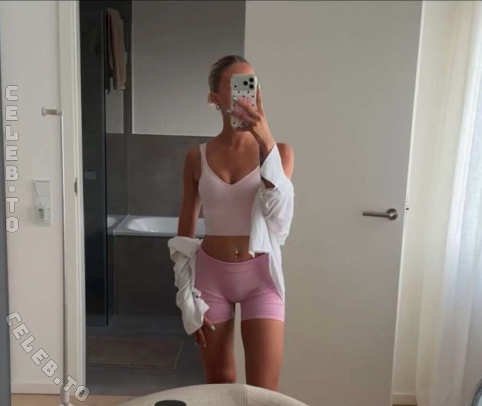 Julia Eumel nude photo 1