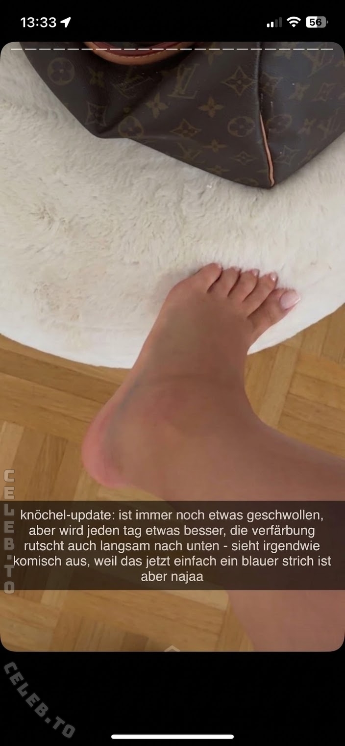Julia Eumel nude photo 1