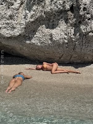 Julia Eumel nude photo 4
