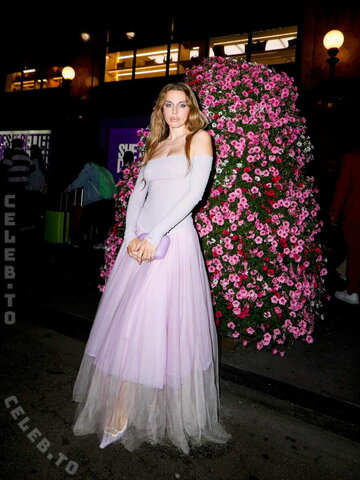 Julia Fox photo 2