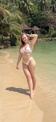Julia Haas nude photo 7