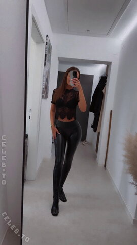 Julia Hofer Fresh (2 photos)