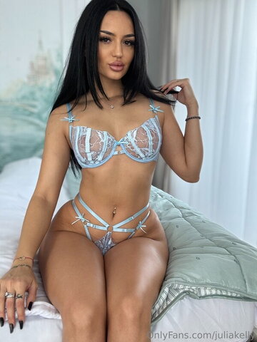 Julia Kelly nude photo 13