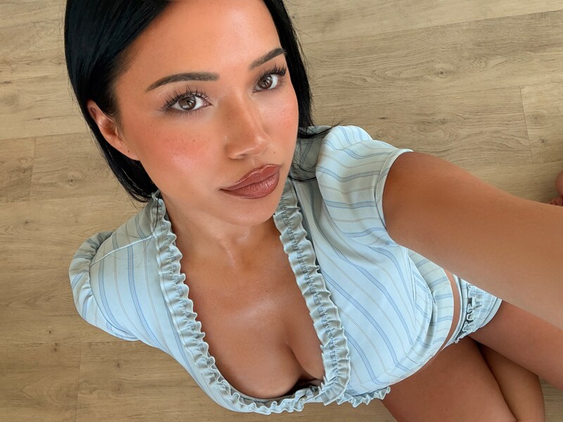Julia Kelly nude photo 2