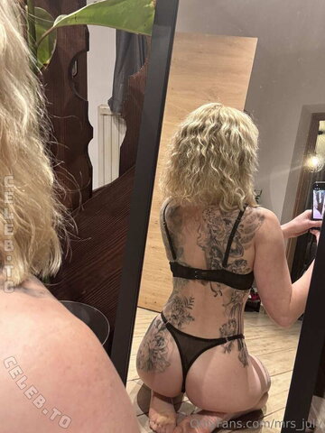 Julia Kern nude photo 5