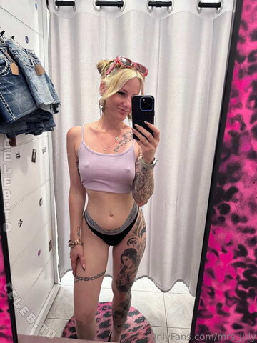 Julia Kern nude photo 1