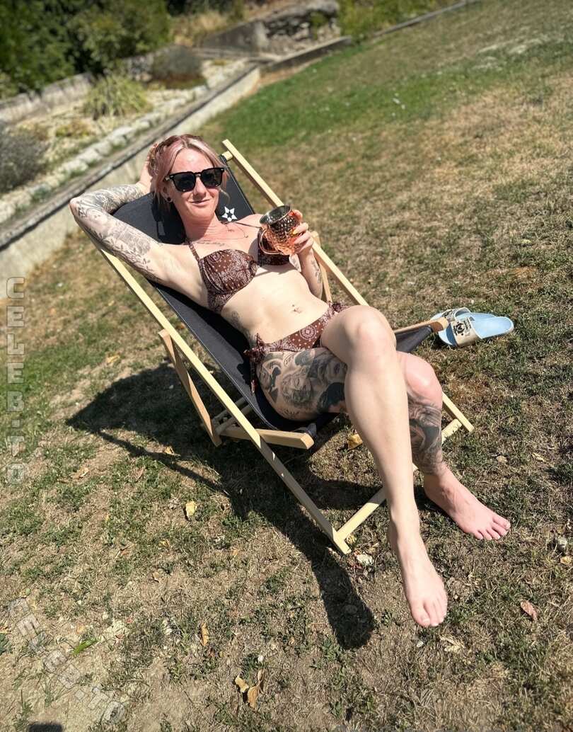 Julia Kern nude photo 3