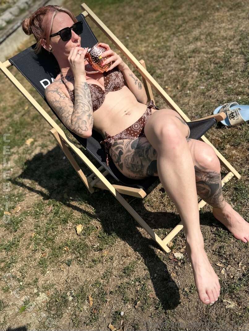 Julia Kern nude photo 4