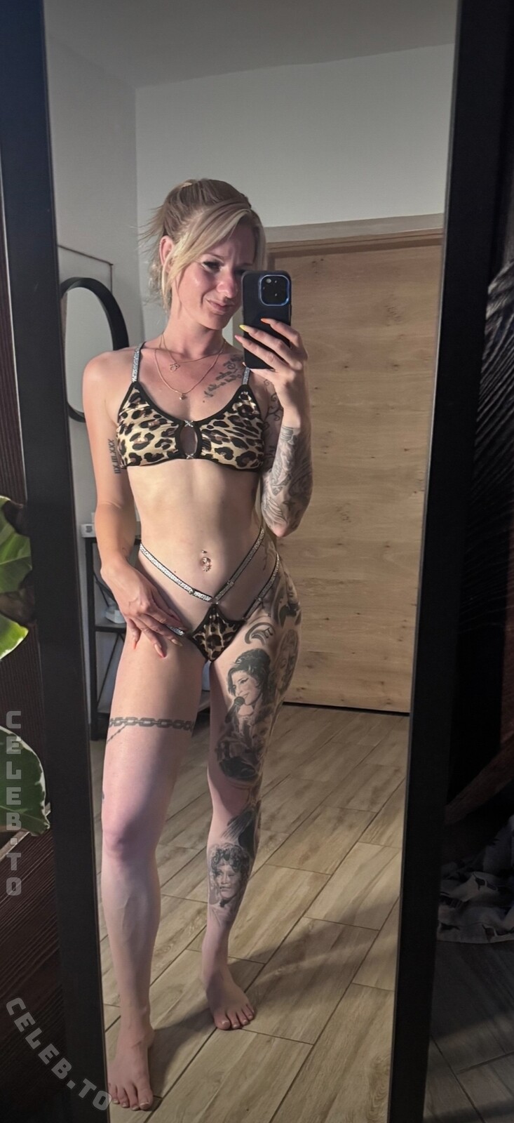 Julia Kern nude photo 3