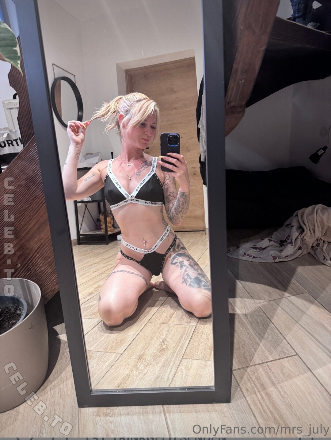 Julia Kern nude photo 5