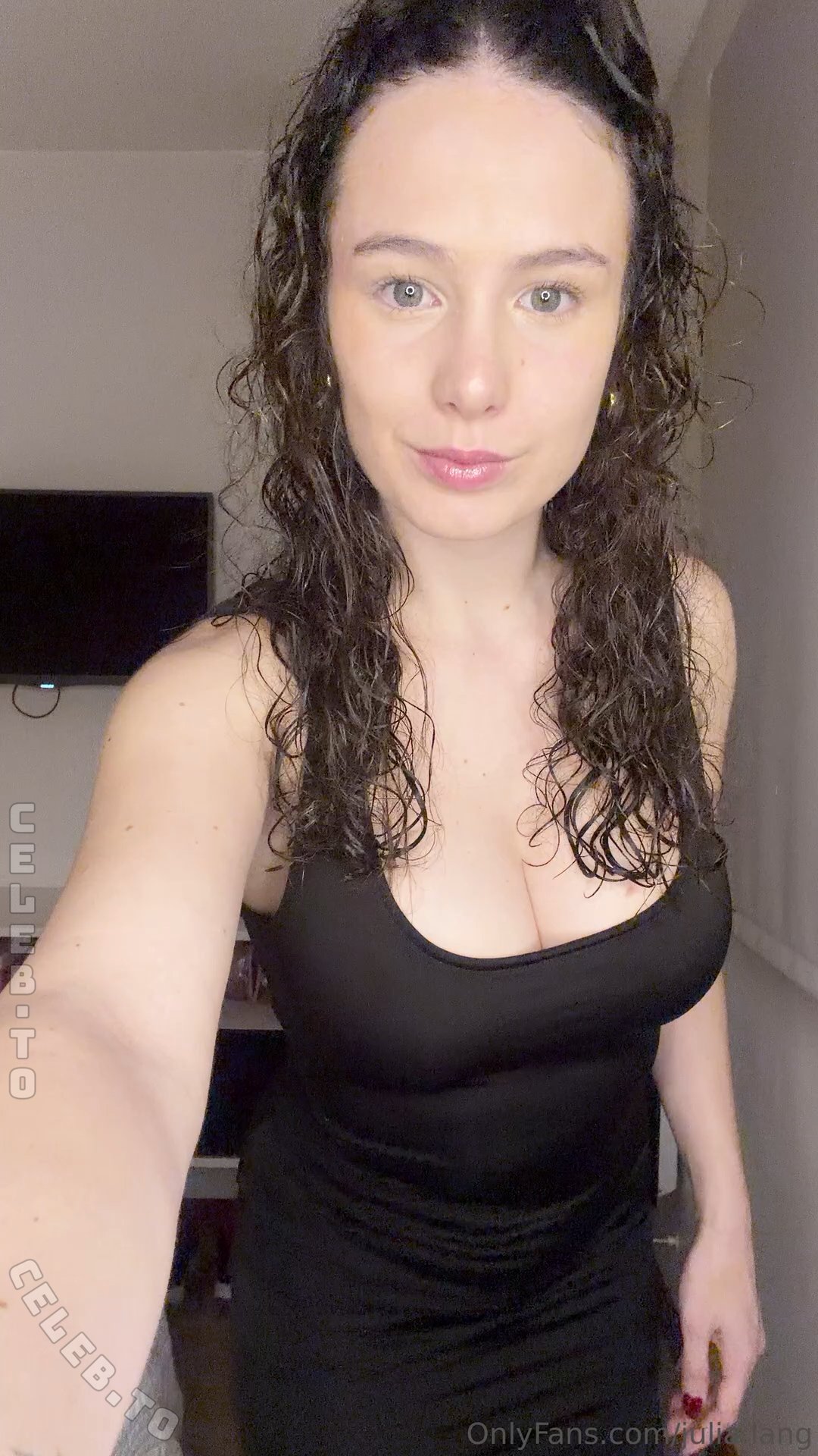 Julia lang nude photo 2