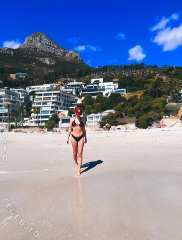 Julia Nageler nude photo 10