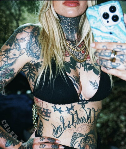 Julia Oertgen Fresh (1 photo)