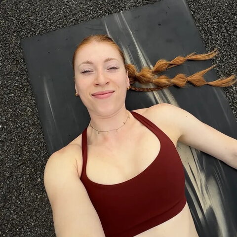 Julia Reppel nude photo 6
