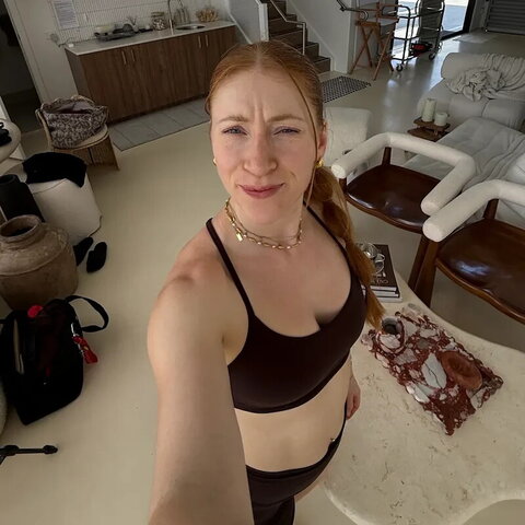Julia Reppel nude photo 5