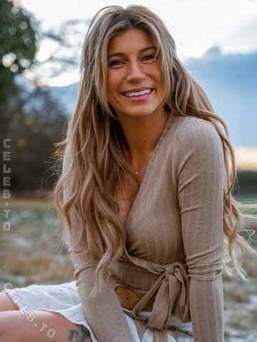 Julia Schäfer nude photo 7