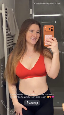 Julia Schulze nude photo 15