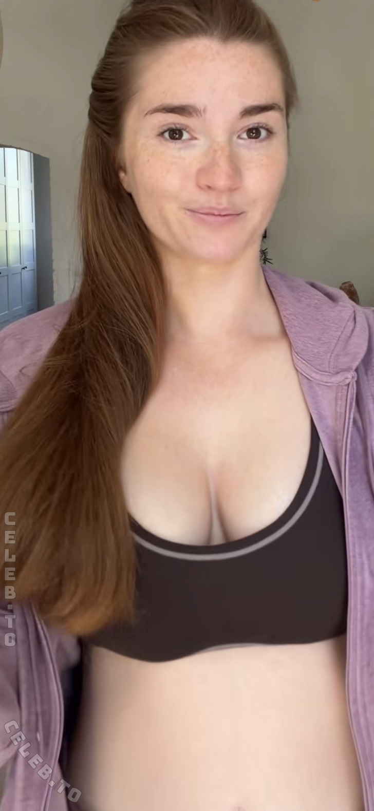 Julia Schulze nude photo 10