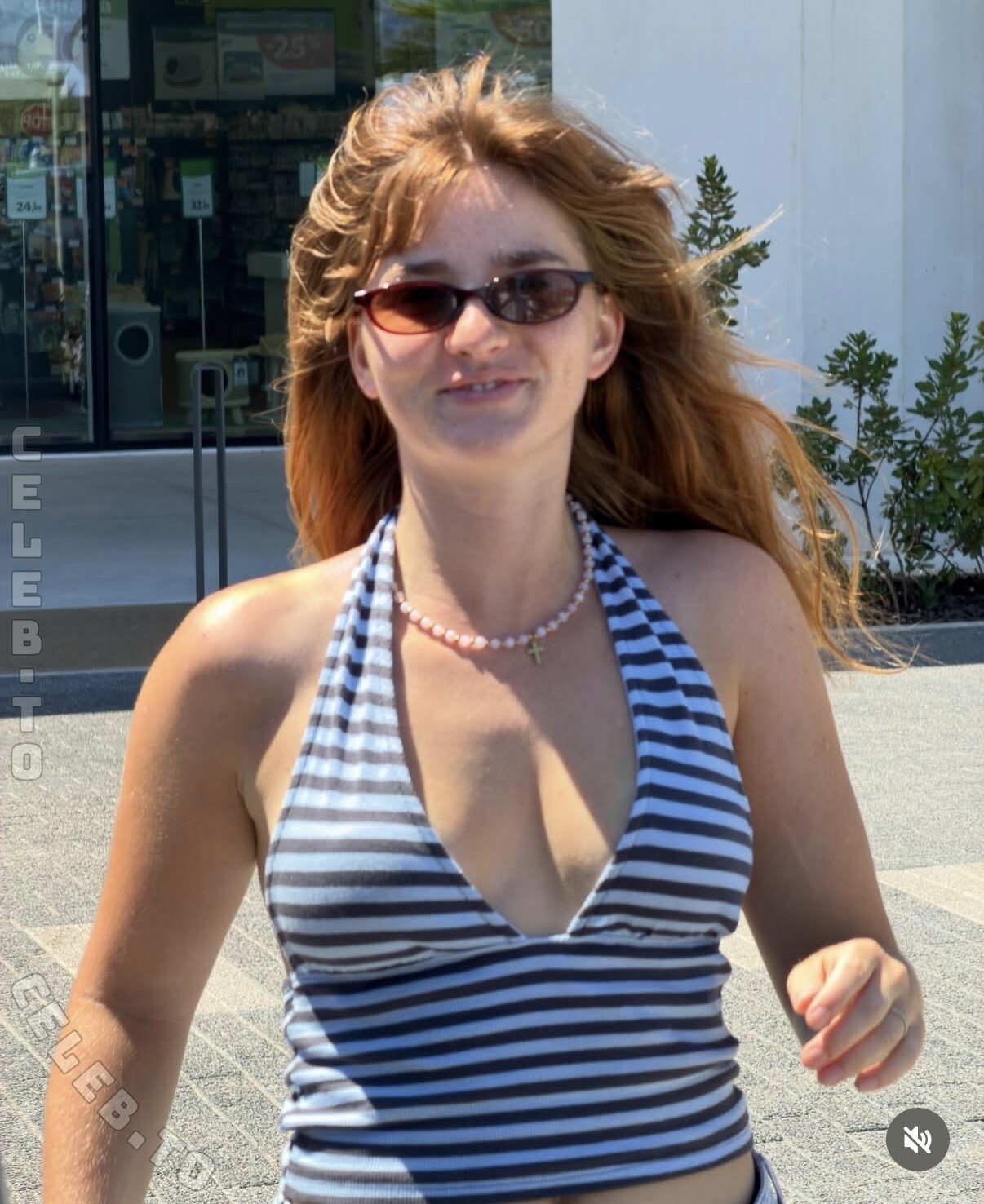 Julia Schulze nude photo 3