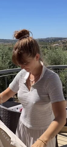 Julia Schulze – Nipple alarm