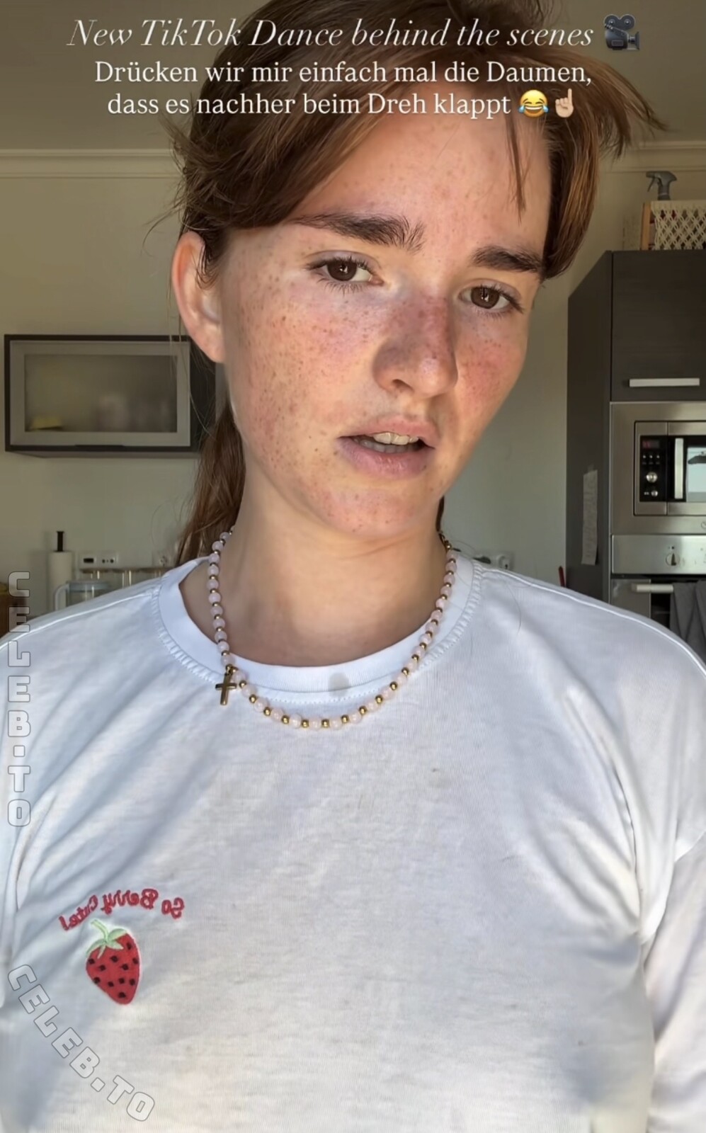 Julia Schulze nude photo 2