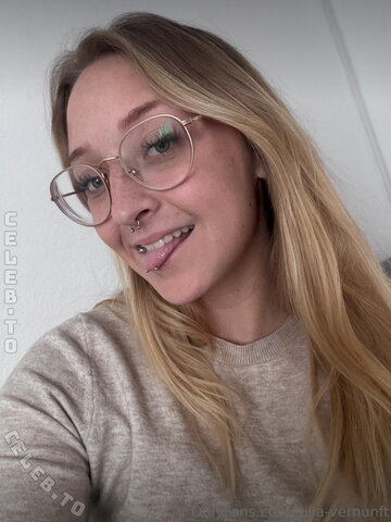 Julia vernunft – Found 2 more pictures 🥰