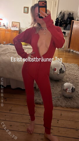 Julia Wulf nude photo 44