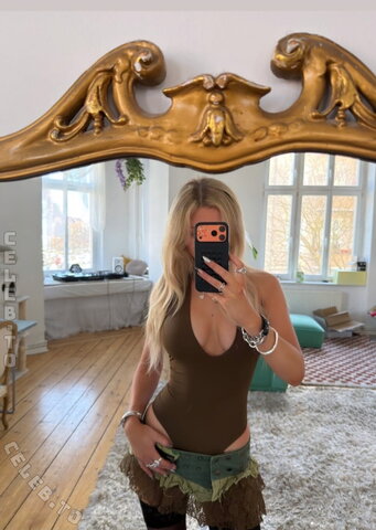 Julia Wulf nude photo 109